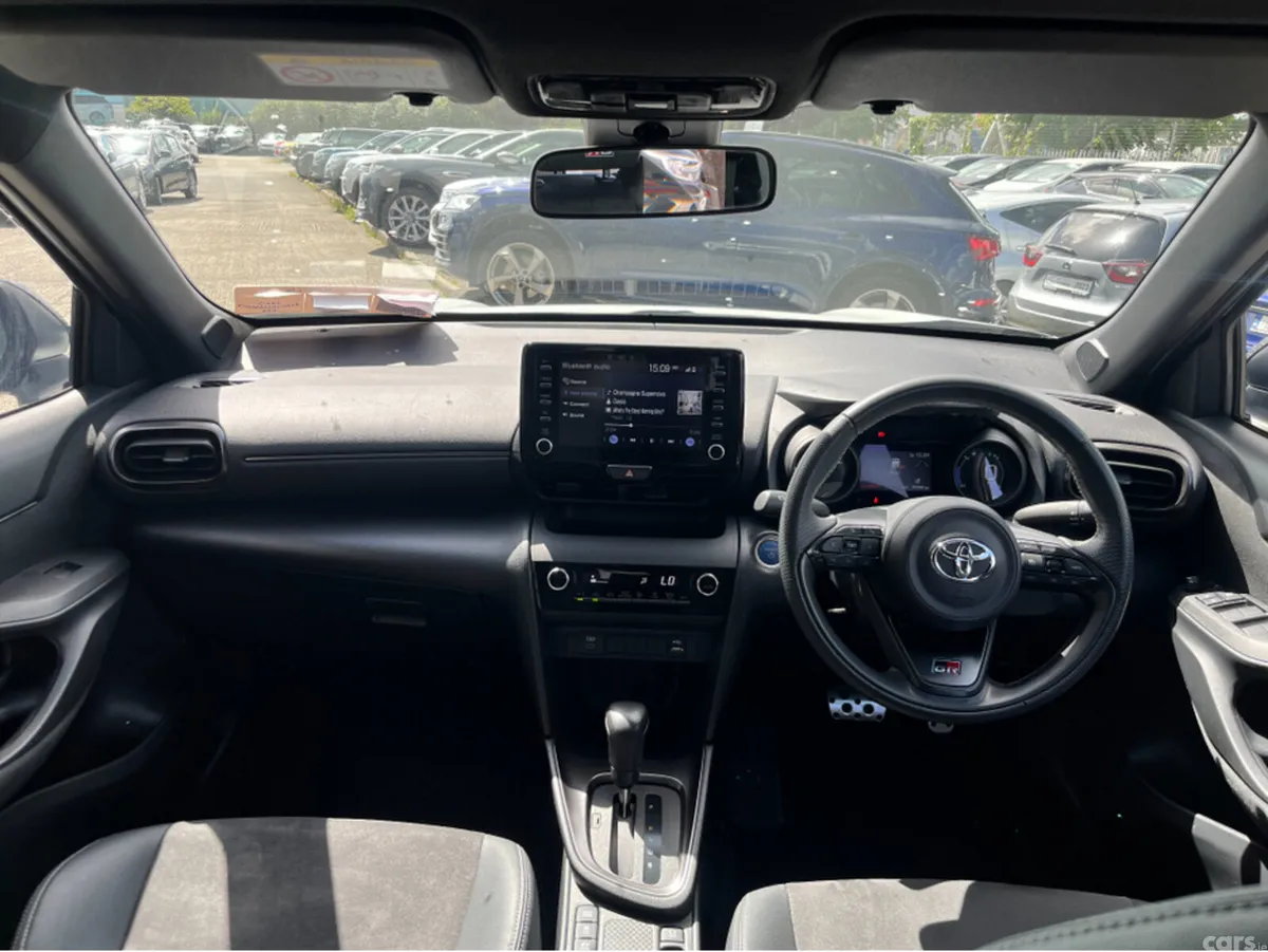 Toyota Yaris Cross SUV, Petrol Hybrid, 2023, White