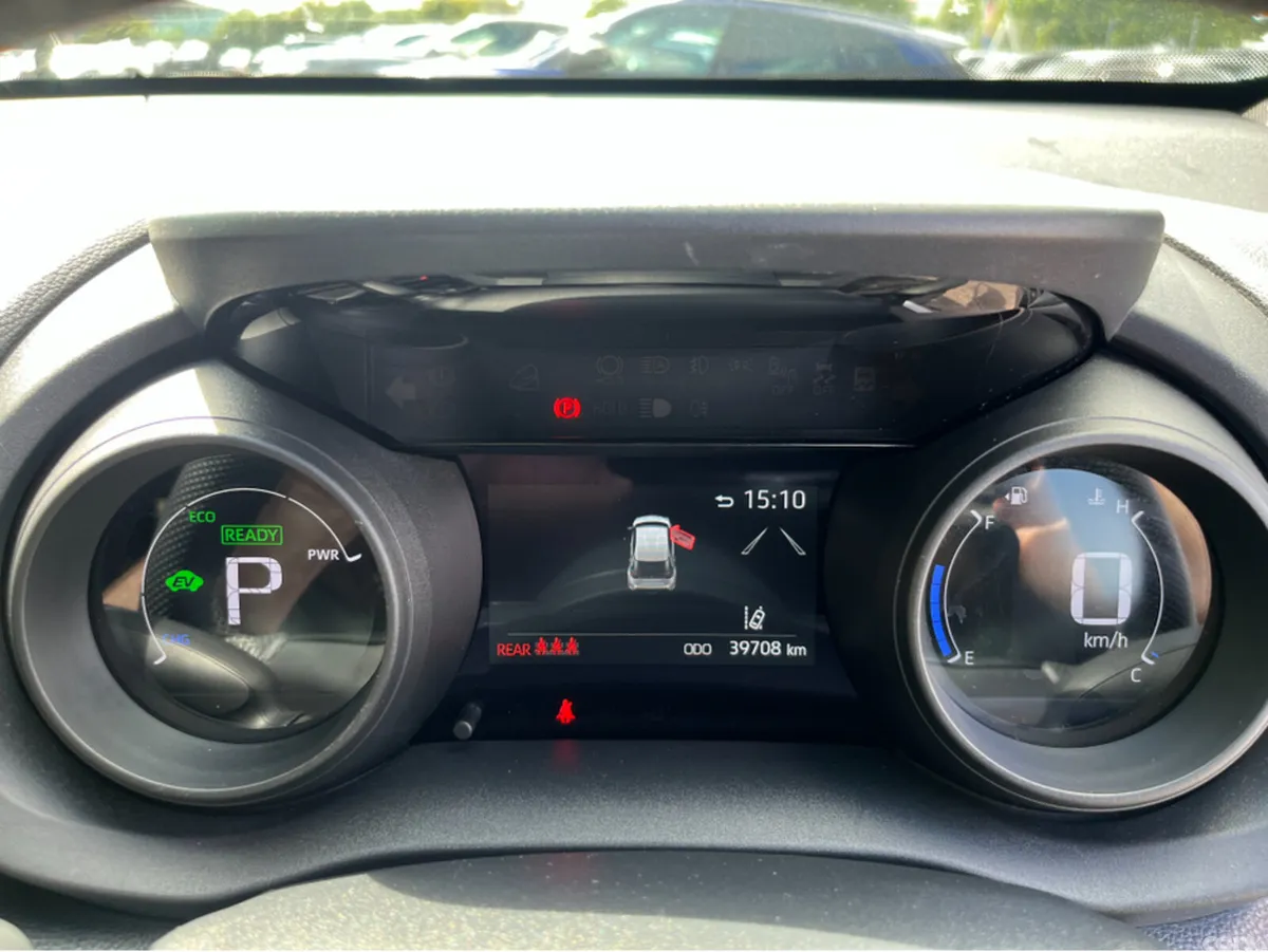 Toyota Yaris Cross SUV, Petrol Hybrid, 2023, White