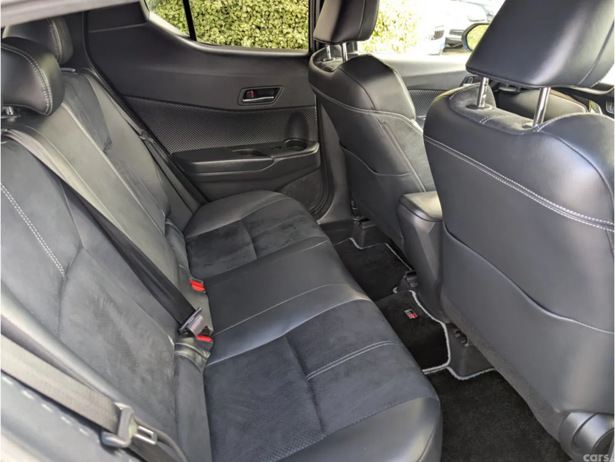 Toyota C-HR SUV, Petrol Hybrid, 2019, White