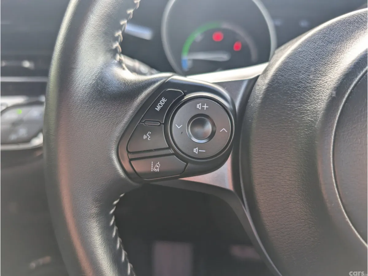 Toyota C-HR SUV, Petrol Hybrid, 2019, White