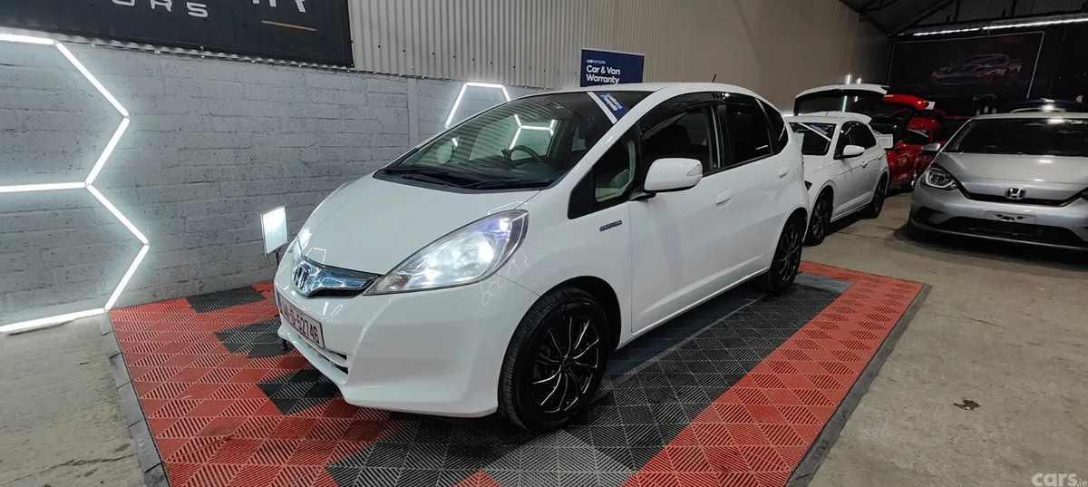 Honda Fit Hatchback, Petrol Hybrid, 2014, White