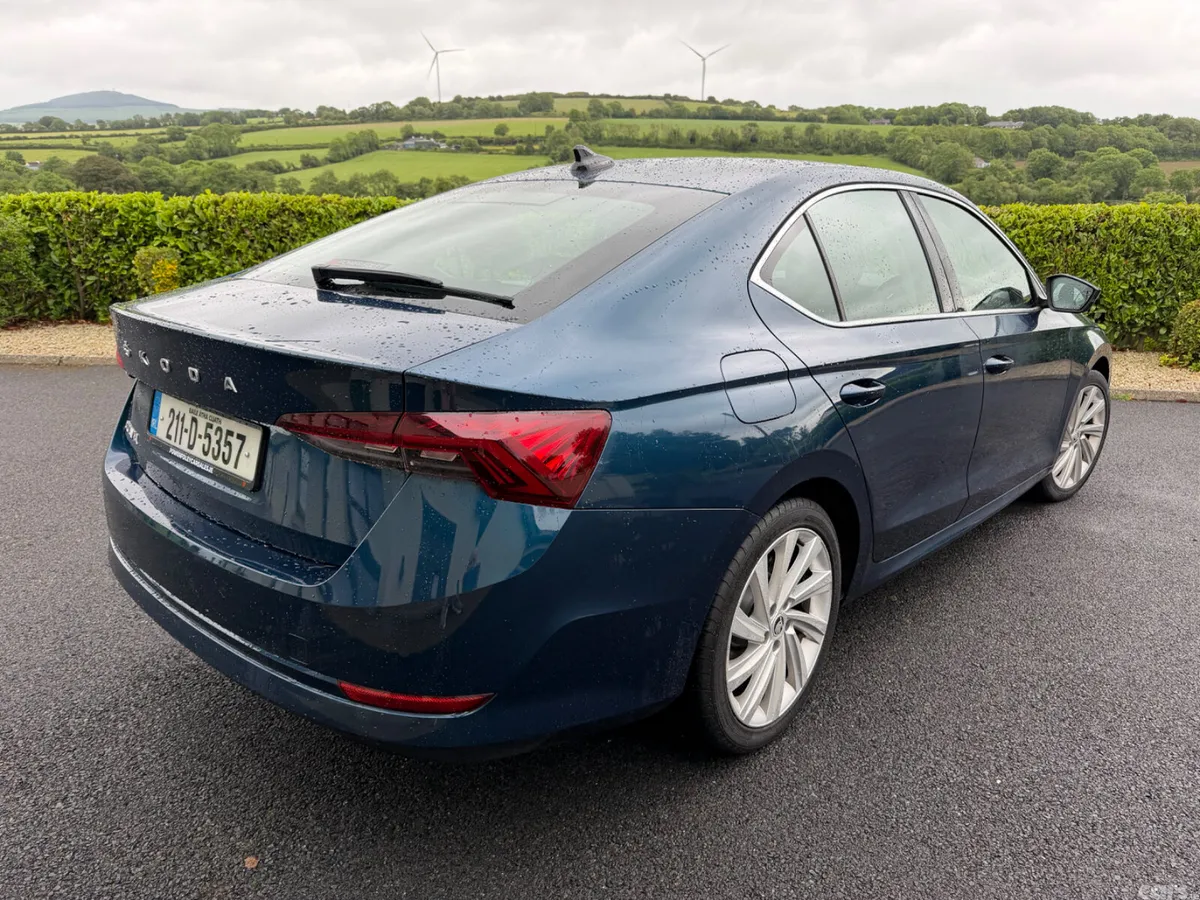 Skoda Octavia Saloon, Diesel, 2021, Blue