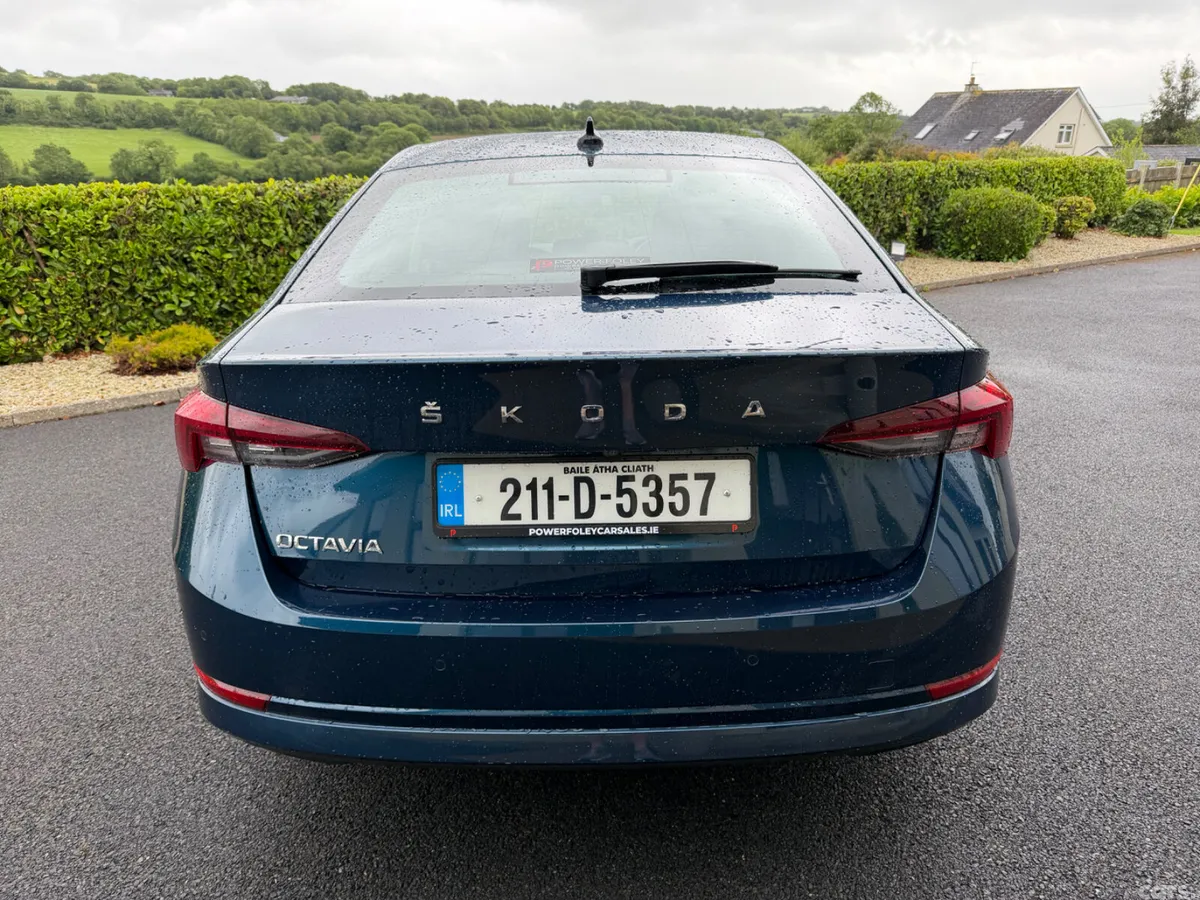 Skoda Octavia Saloon, Diesel, 2021, Blue