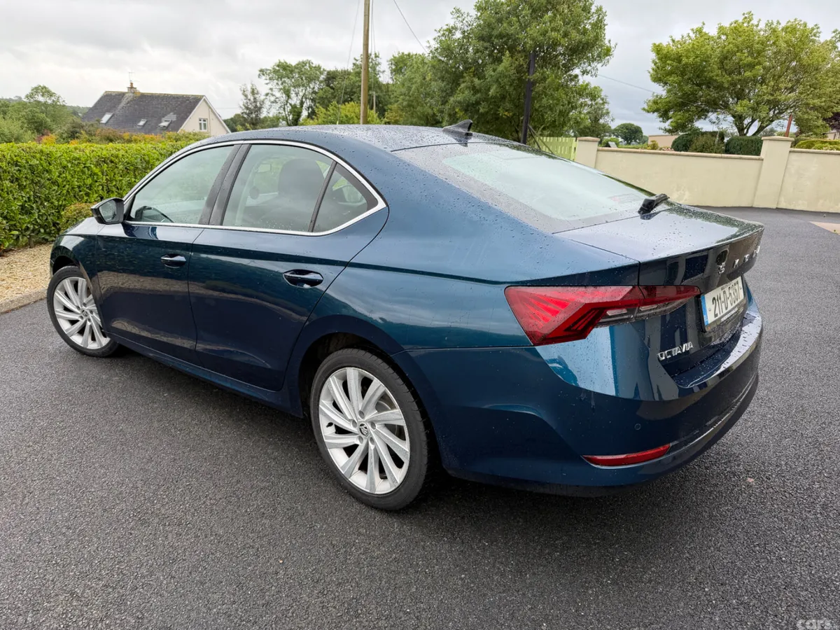 Skoda Octavia Saloon, Diesel, 2021, Blue