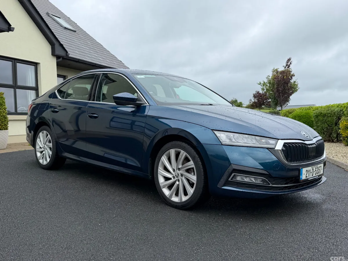 Skoda Octavia Saloon, Diesel, 2021, Blue
