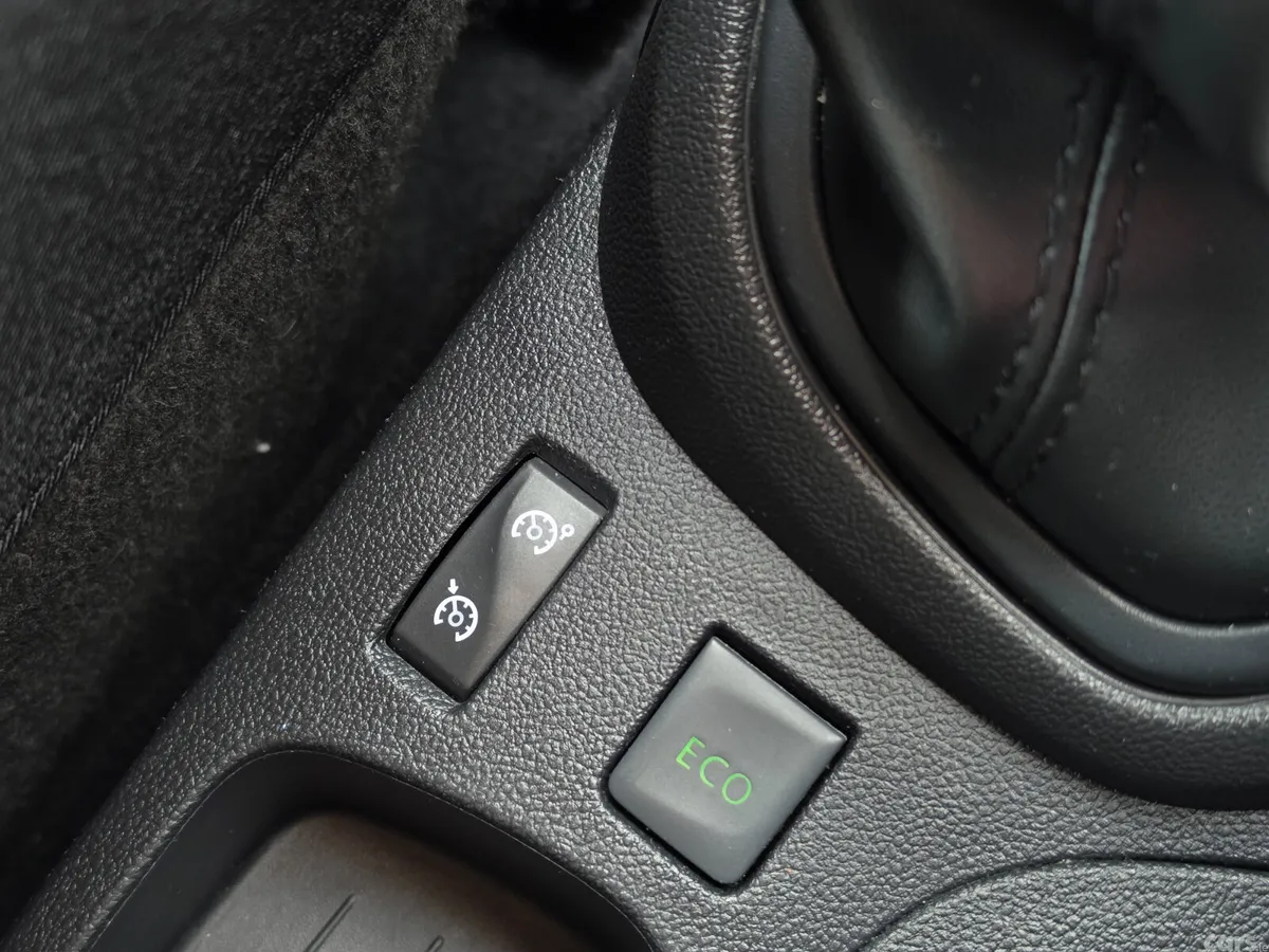 Renault Captur Hatchback, Diesel, 2018, Grey