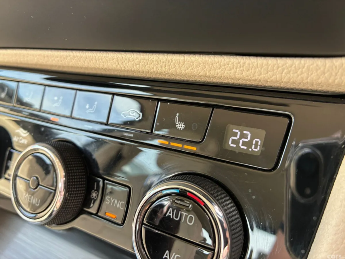 Skoda Superb Hatchback, Diesel, 2023, Grey