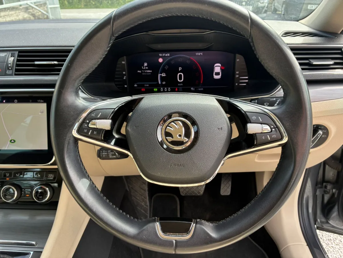 Skoda Superb Hatchback, Diesel, 2023, Grey
