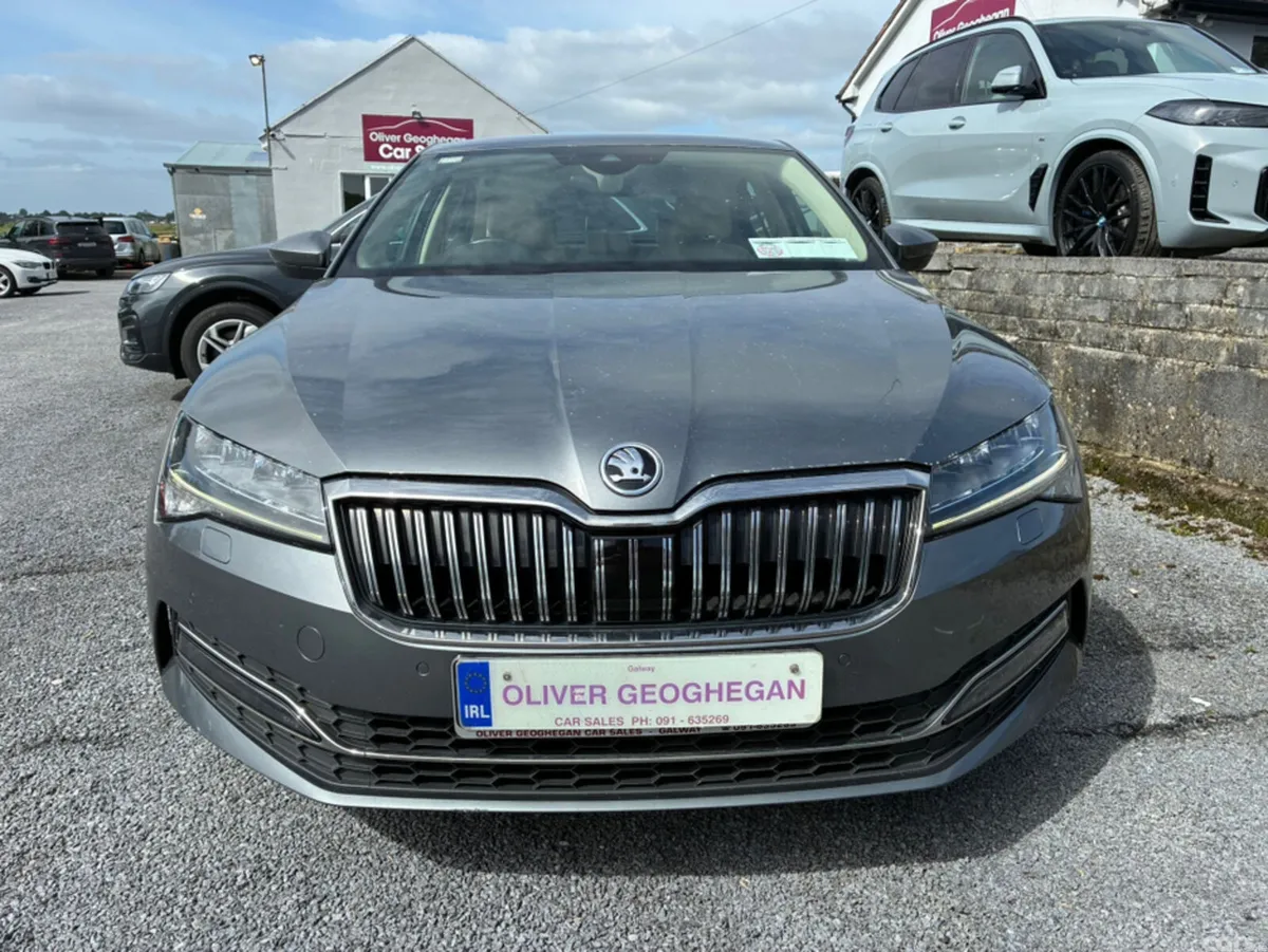 Skoda Superb Hatchback, Diesel, 2023, Grey