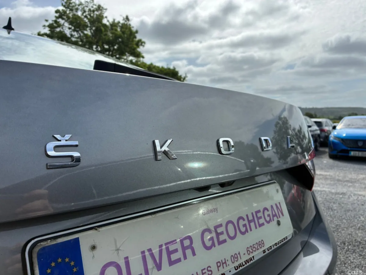 Skoda Superb Hatchback, Diesel, 2023, Grey