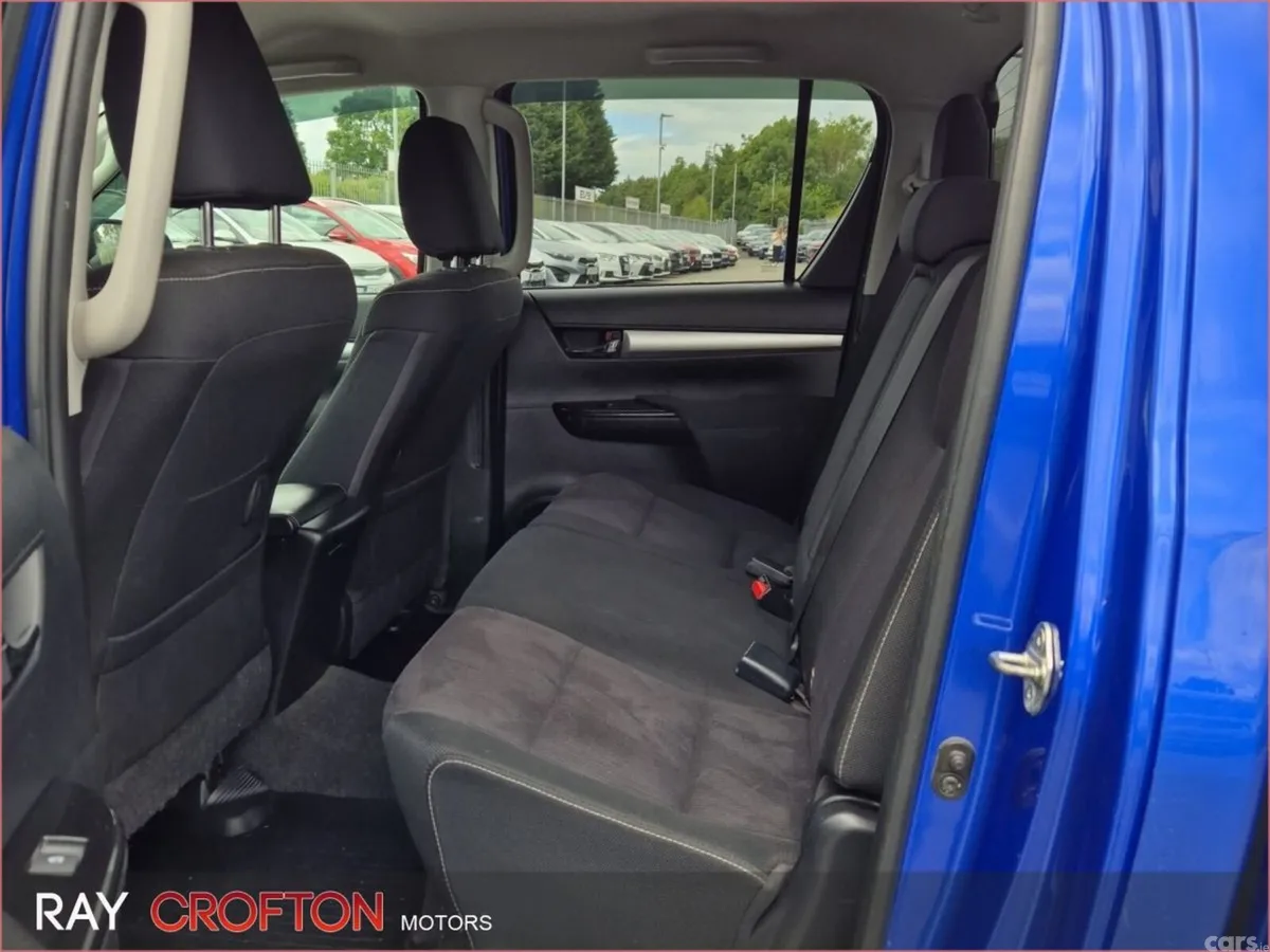Toyota Hilux MPV, Diesel, 2018, Blue