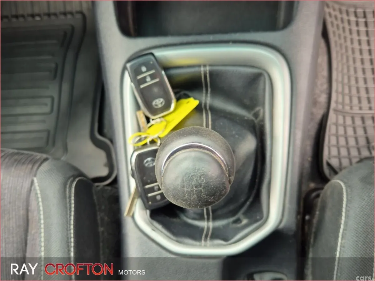 Toyota Hilux MPV, Diesel, 2018, Blue