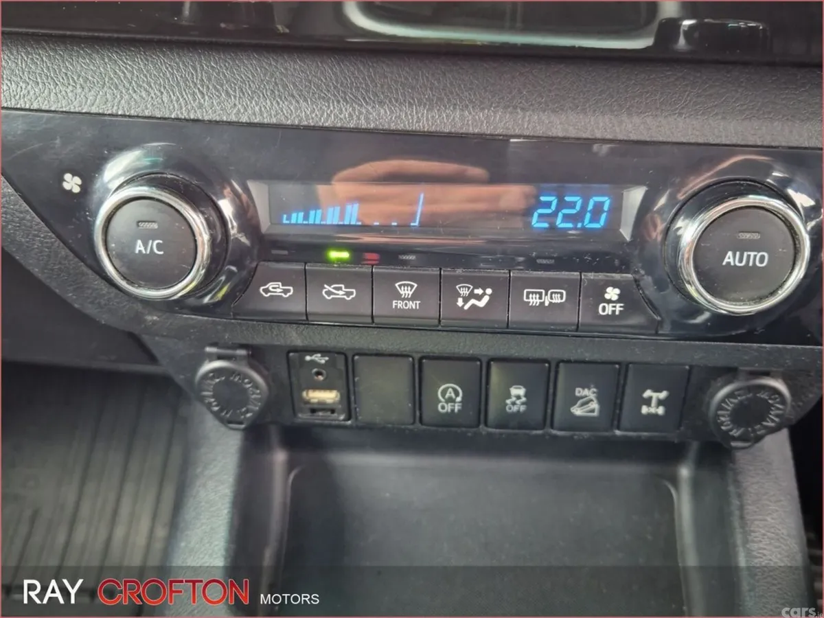 Toyota Hilux MPV, Diesel, 2018, Blue