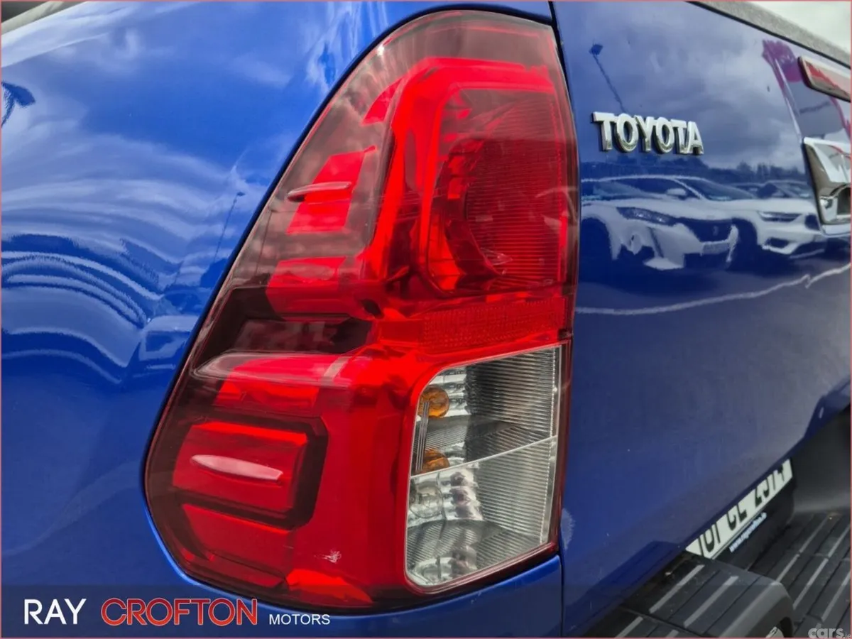 Toyota Hilux MPV, Diesel, 2018, Blue