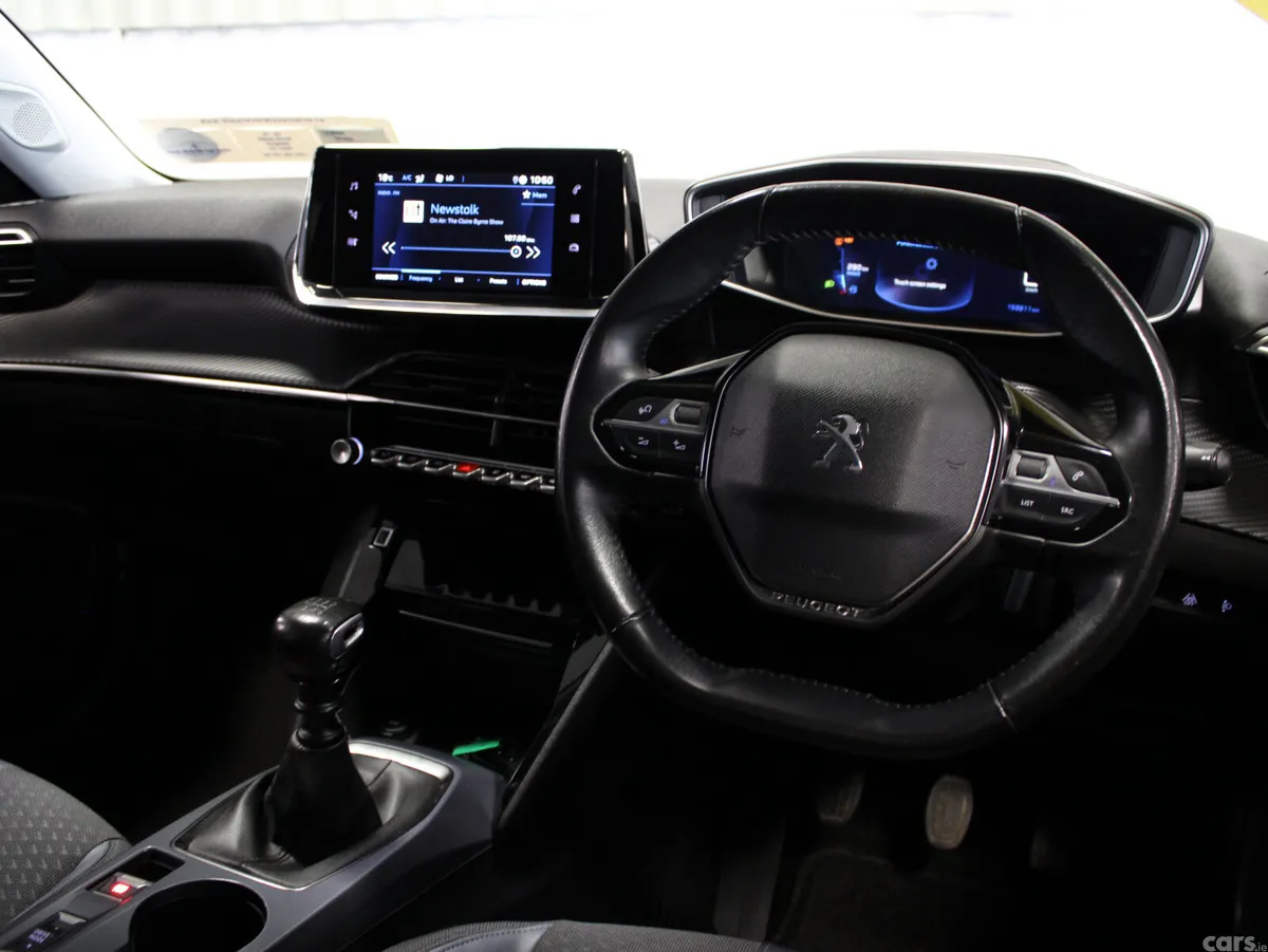 Peugeot 2008 MPV, Diesel, 2020, Red