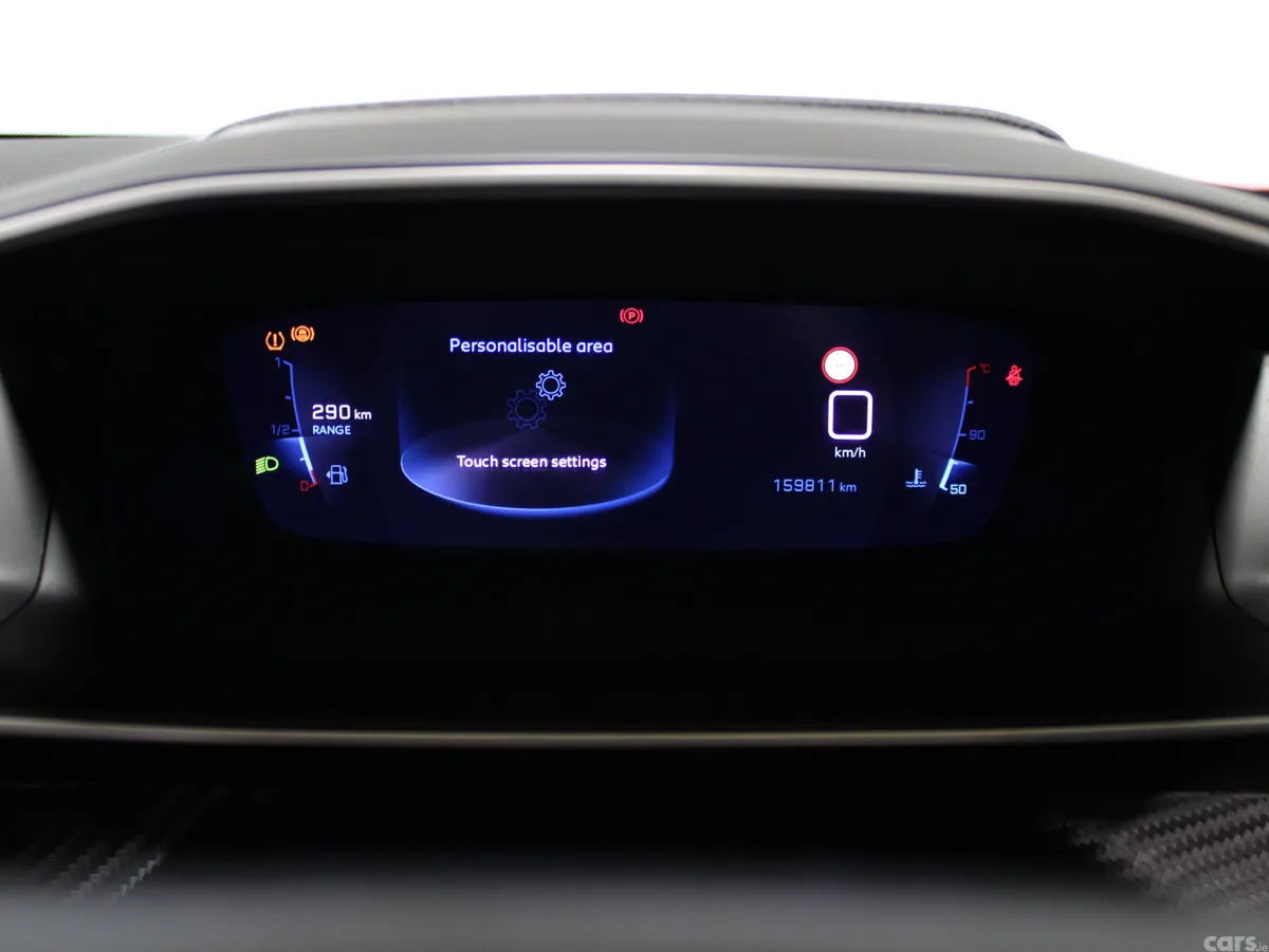 Peugeot 2008 MPV, Diesel, 2020, Red