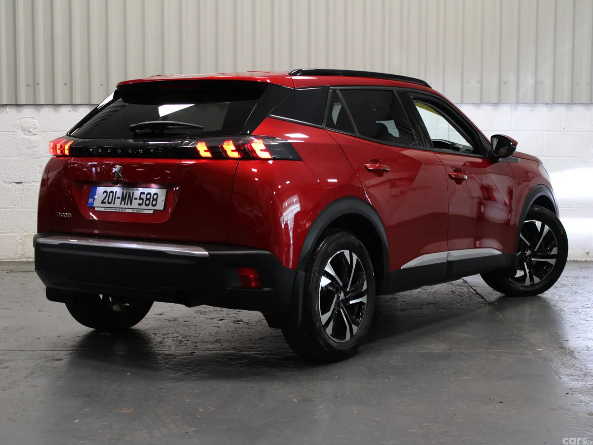 Peugeot 2008 MPV, Diesel, 2020, Red