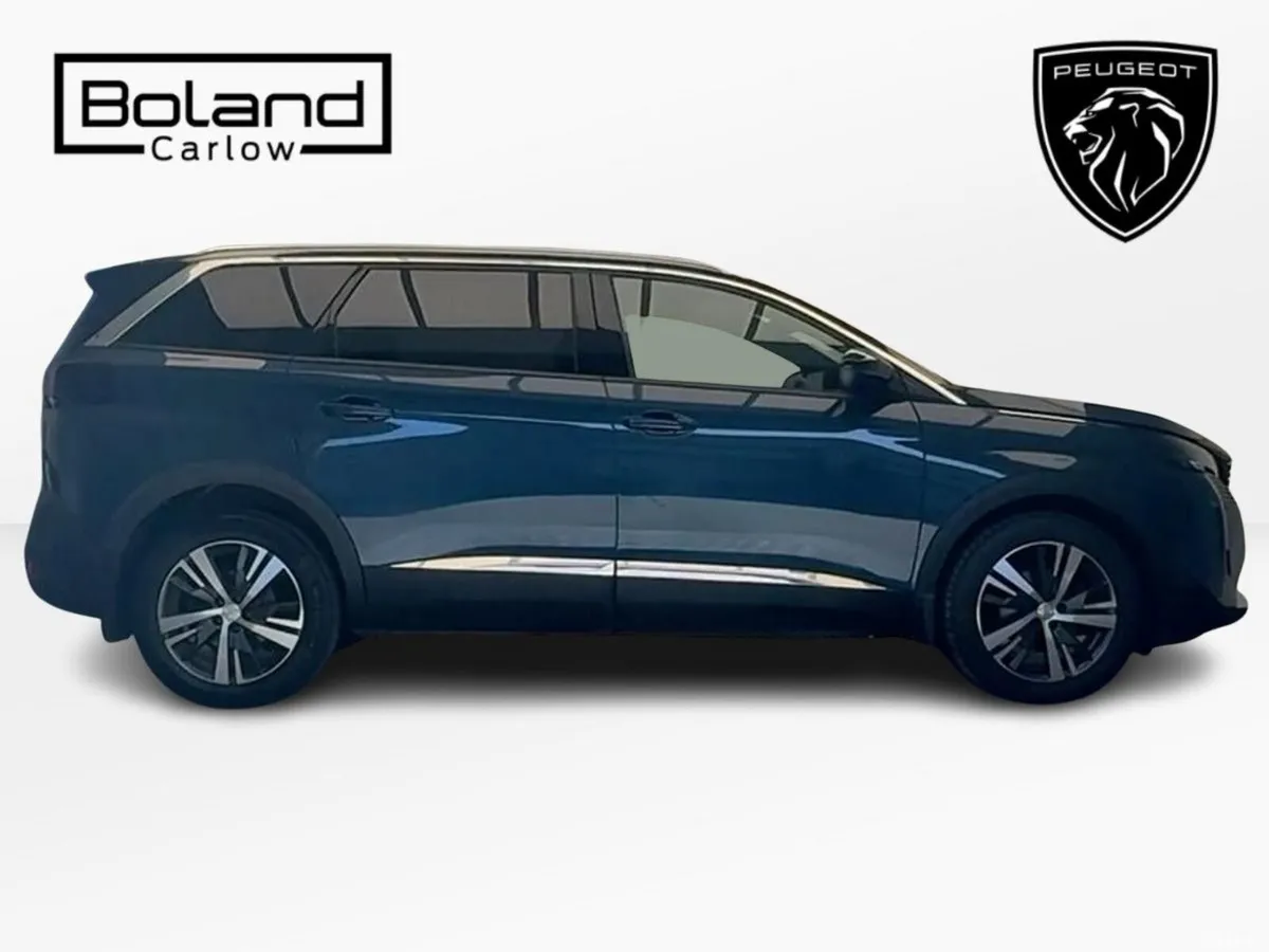 Peugeot 5008 MPV, Diesel, 2024, Blue
