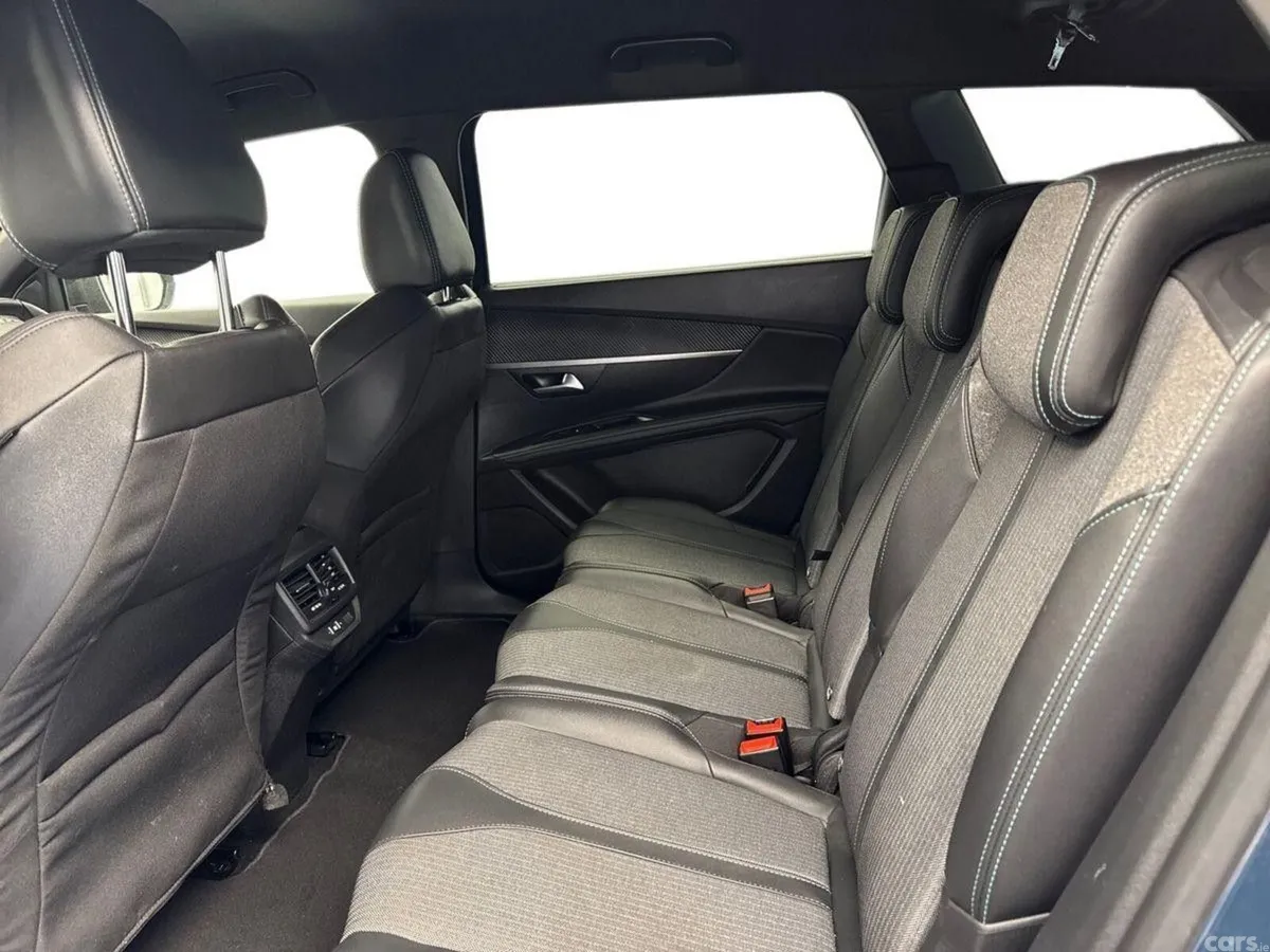 Peugeot 5008 MPV, Diesel, 2024, Blue