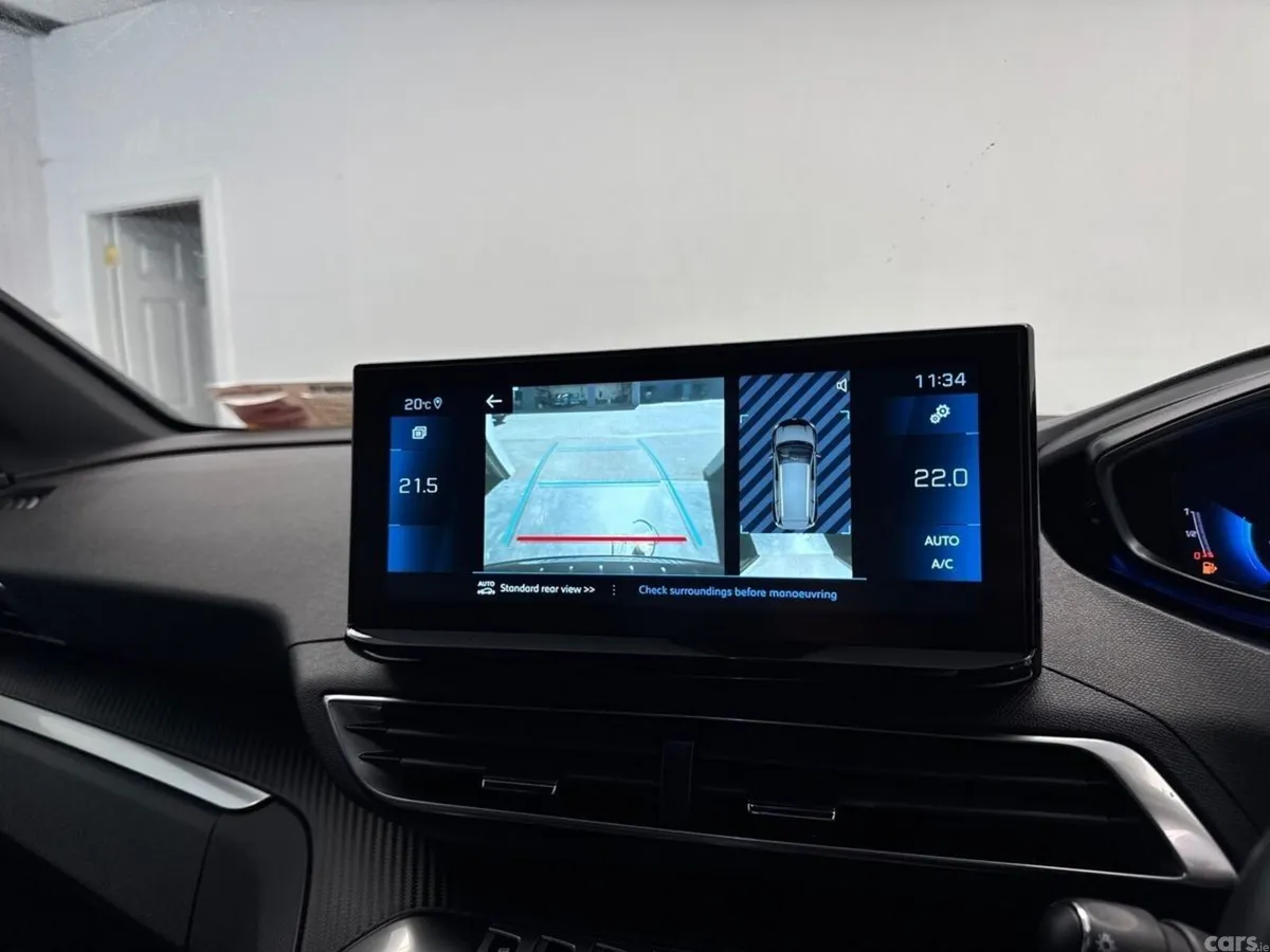 Peugeot 5008 MPV, Diesel, 2024, Blue