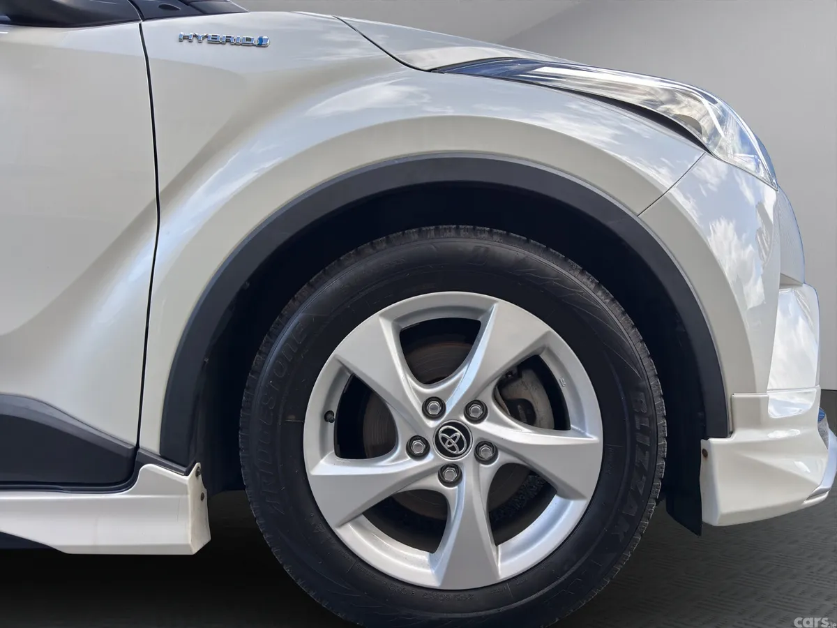 Toyota C-HR SUV, Petrol Hybrid, 2019, White