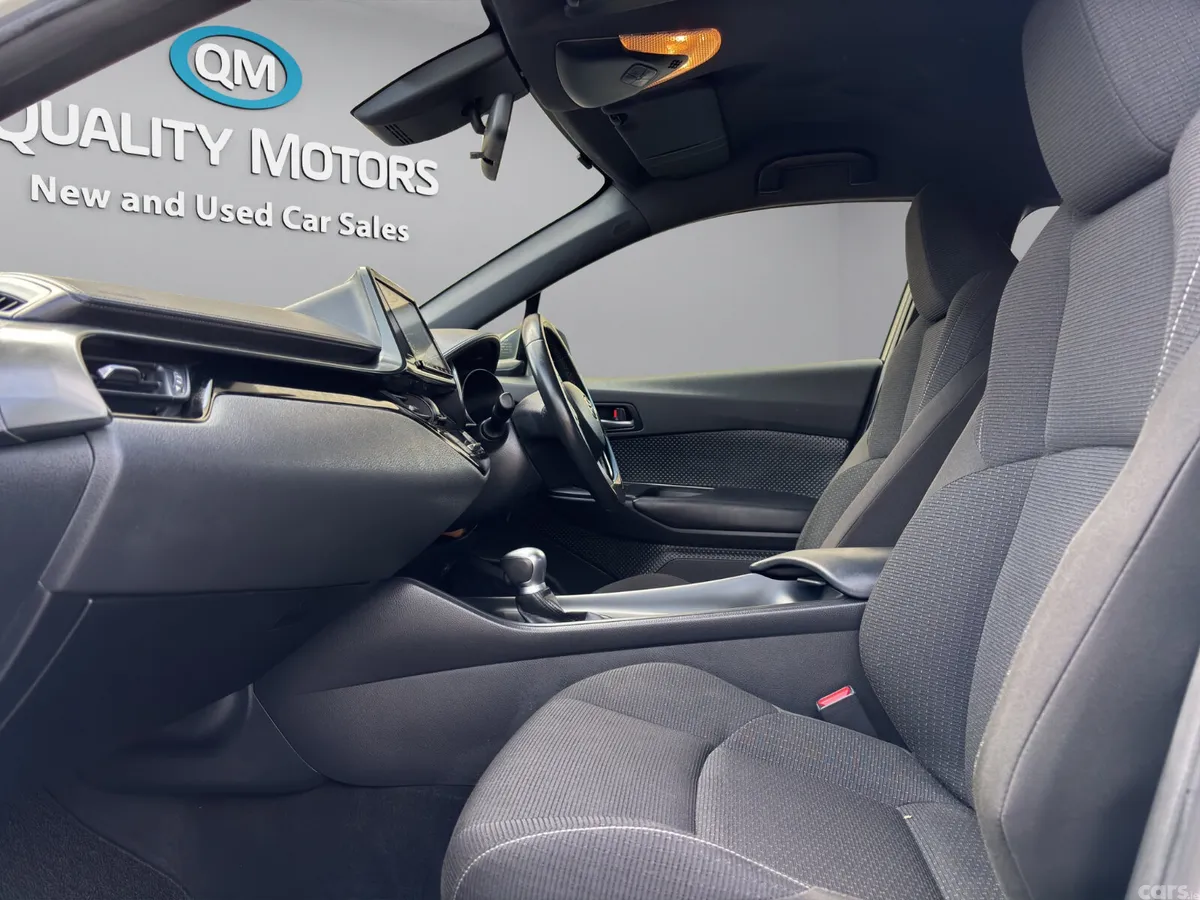 Toyota C-HR SUV, Petrol Hybrid, 2019, White
