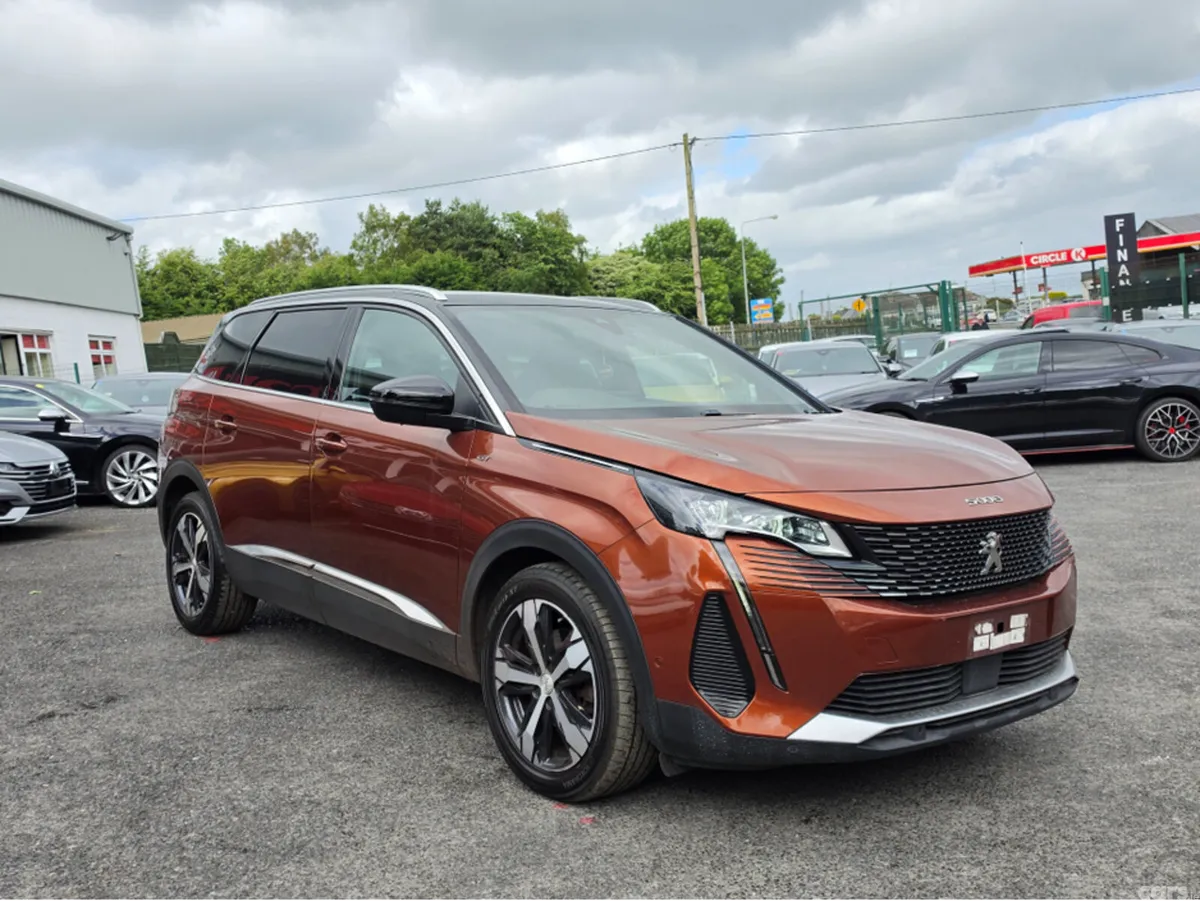 Peugeot 5008 MPV, Diesel, 2021, Orange