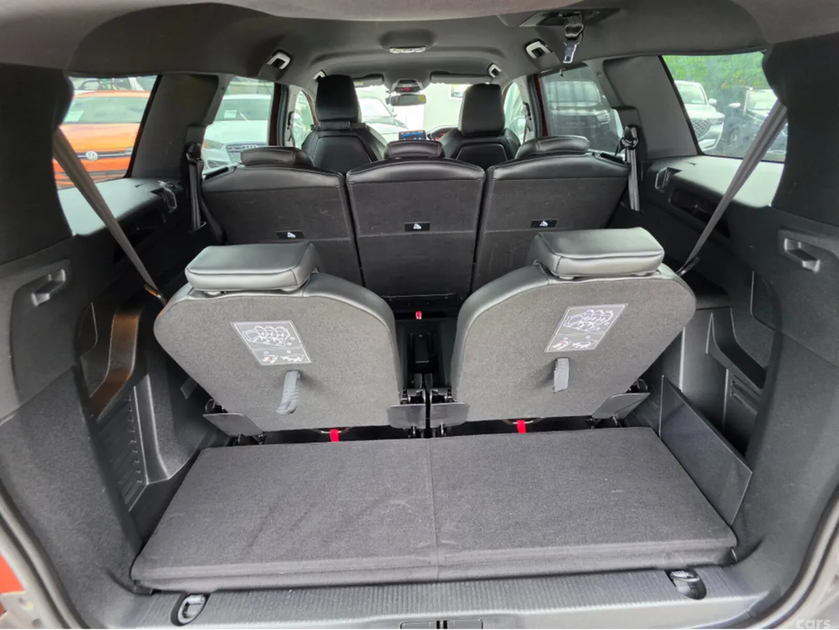 Peugeot 5008 MPV, Diesel, 2021, Orange