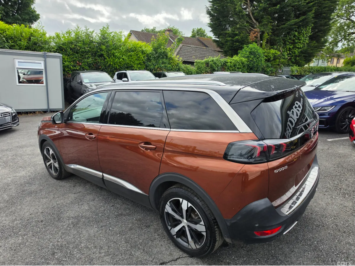 Peugeot 5008 MPV, Diesel, 2021, Orange