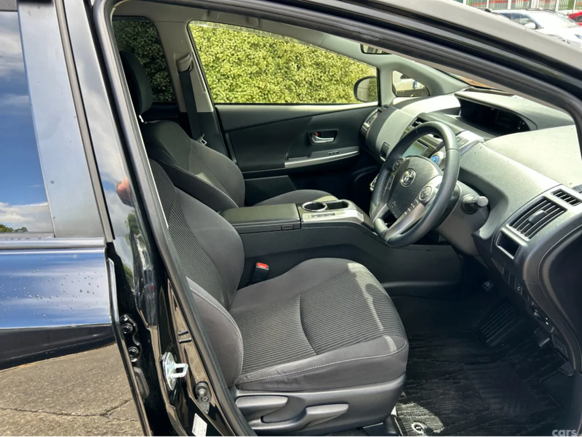 Toyota Prius MPV, Petrol Hybrid, 2016, Black