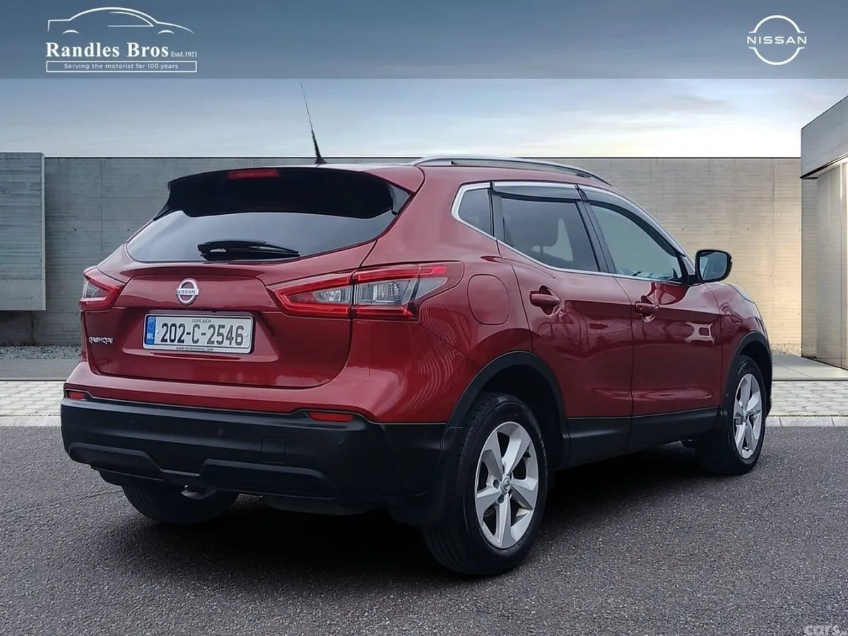 Nissan Qashqai MPV, Diesel, 2020, Red