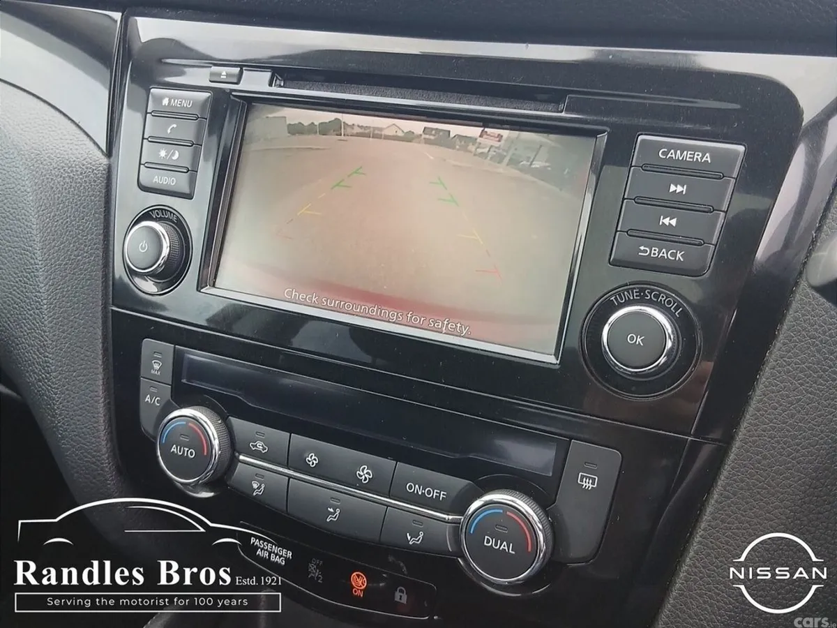 Nissan Qashqai MPV, Diesel, 2020, Red