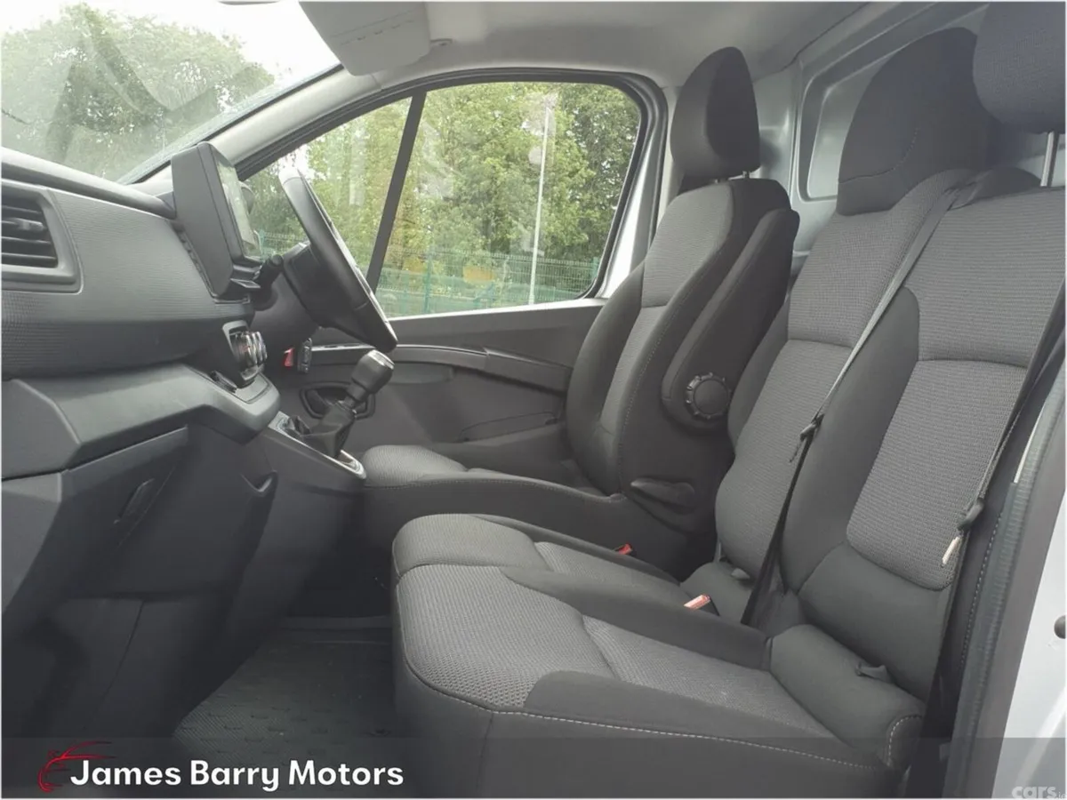 Nissan Primastar MPV, Diesel, 2025, Grey