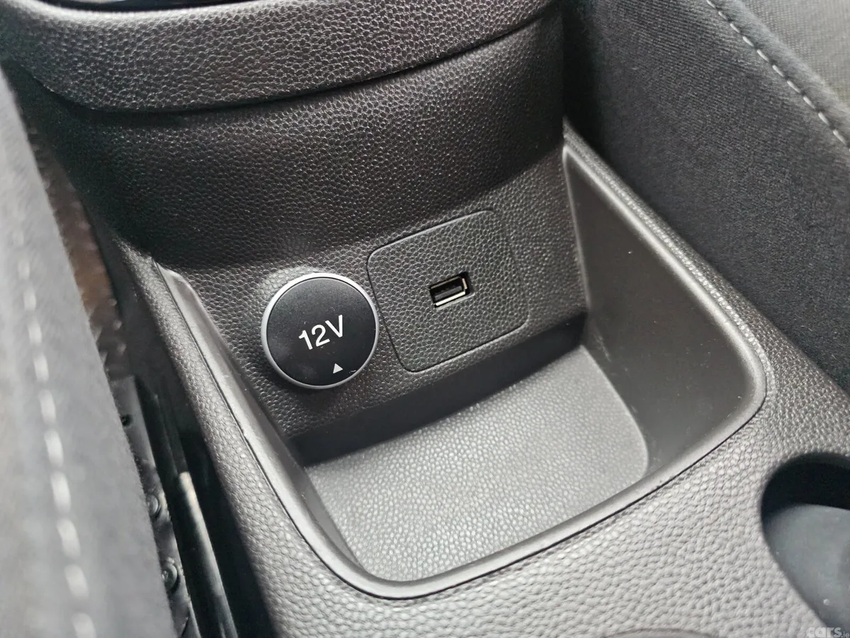 Ford Fiesta Hatchback, Petrol, 2017, Black
