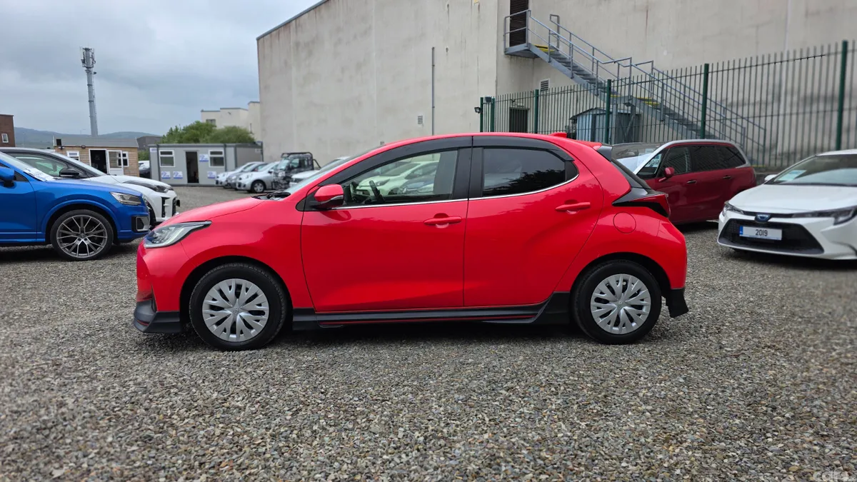 Toyota Yaris Hatchback, Petrol Hybrid, 2021, Red