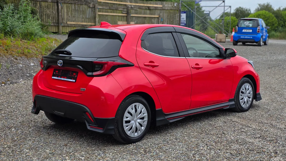 Toyota Yaris Hatchback, Petrol Hybrid, 2021, Red