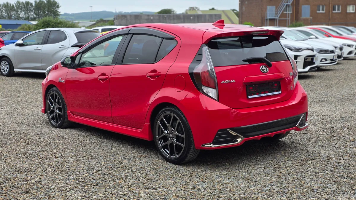Toyota Aqua Hatchback, Petrol Hybrid, 2019, Red