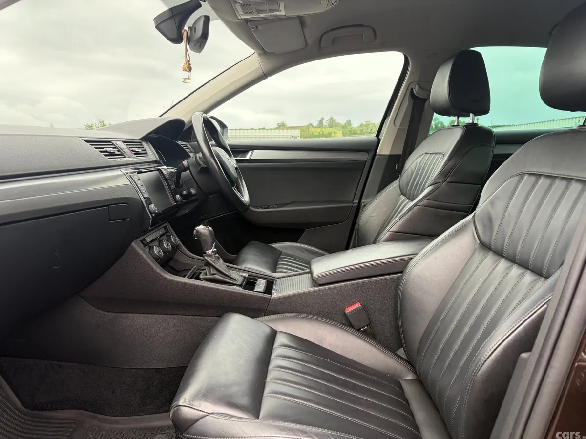 Skoda Superb Hatchback, Diesel, 2016, Brown