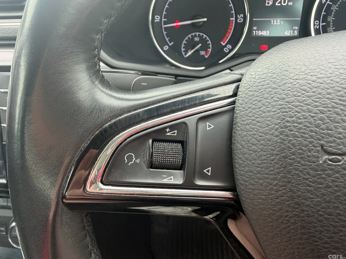 Skoda Superb Hatchback, Diesel, 2016, Brown