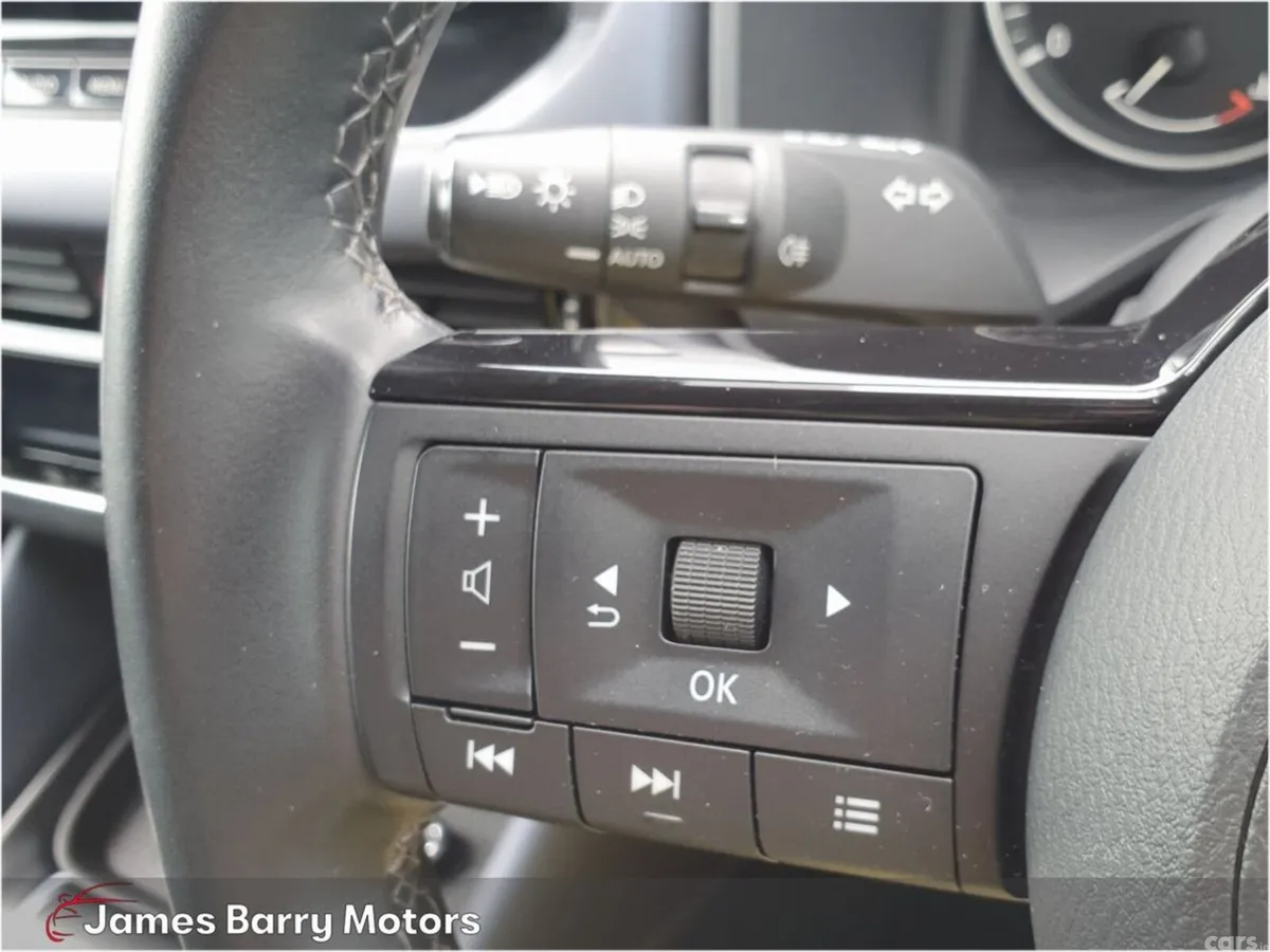Nissan Qashqai MPV, Petrol, 2022, Grey