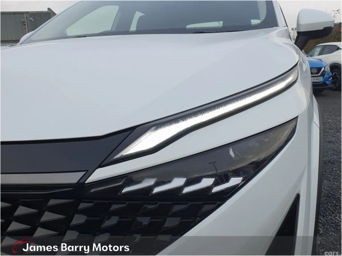 Nissan Qashqai MPV, Petrol, 2025, White