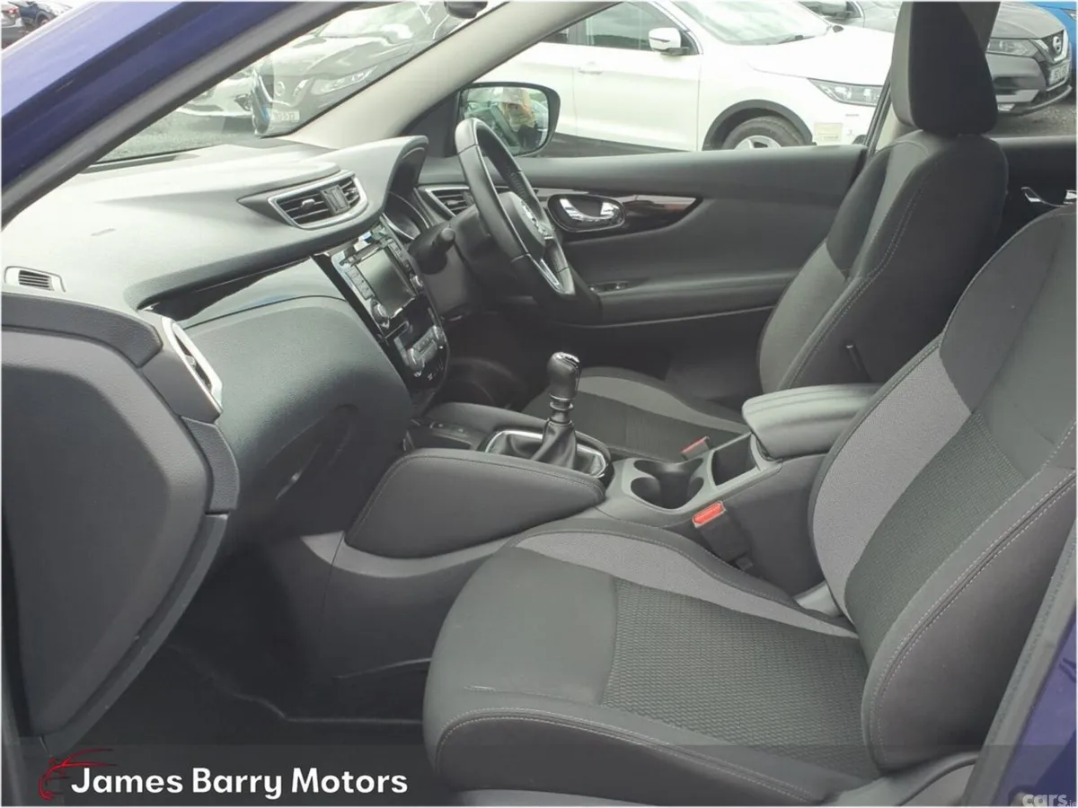 Nissan Qashqai MPV, Petrol, 2020, Blue
