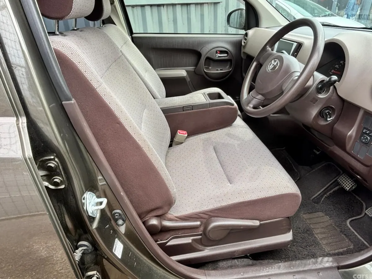 Toyota Passo Hatchback, Petrol, 2015, Green