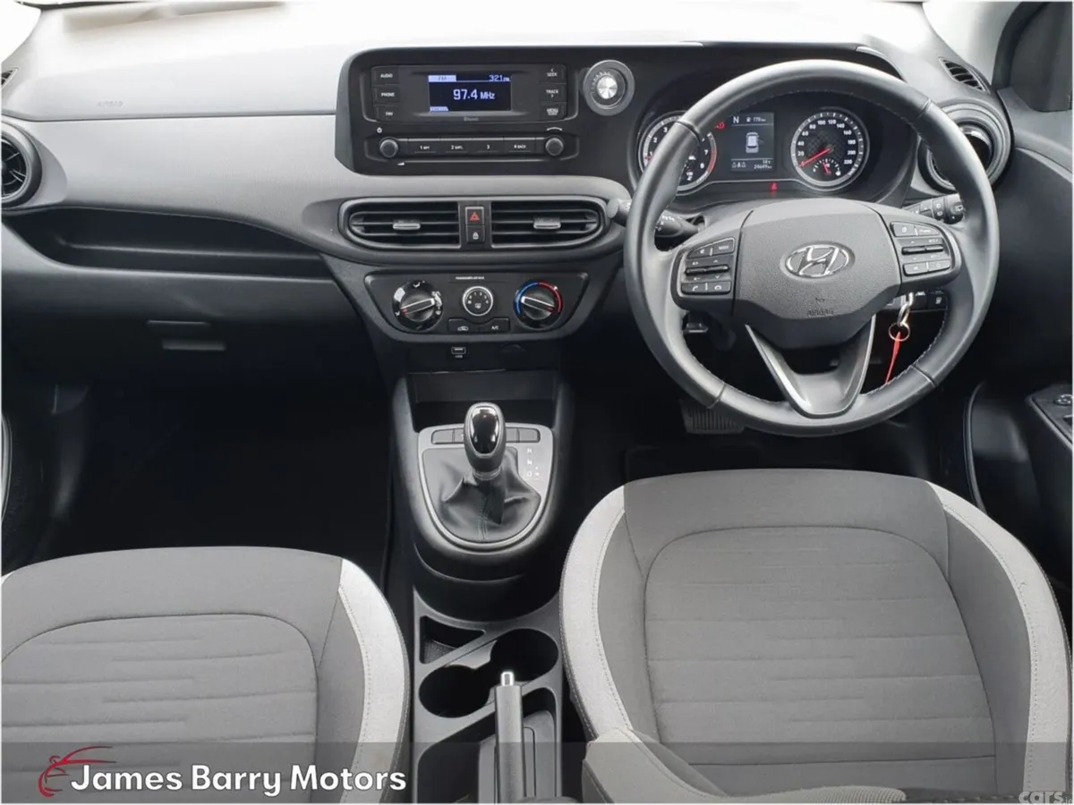 Hyundai i10 Hatchback, Petrol, 2022, Blue