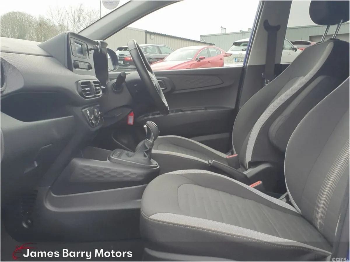 Hyundai i10 Hatchback, Petrol, 2022, Blue