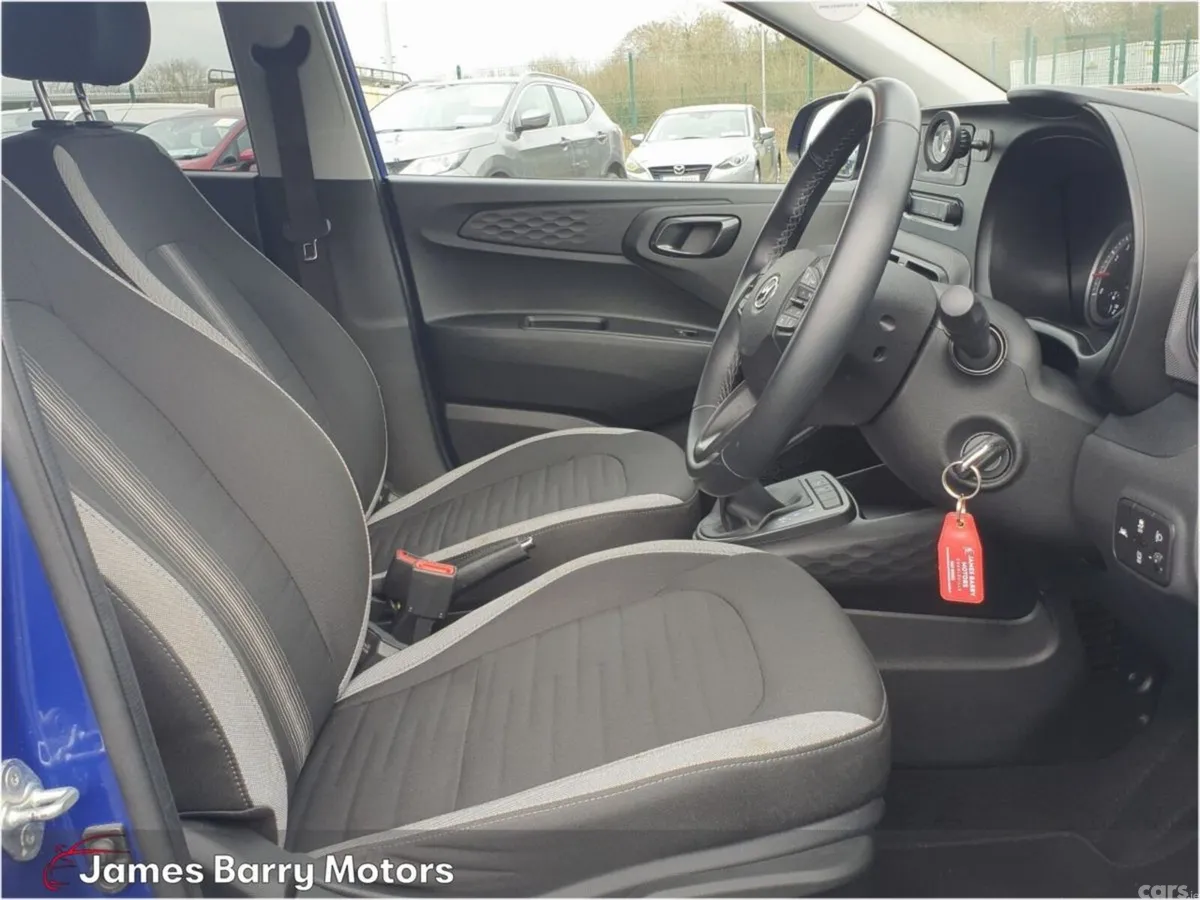 Hyundai i10 Hatchback, Petrol, 2022, Blue