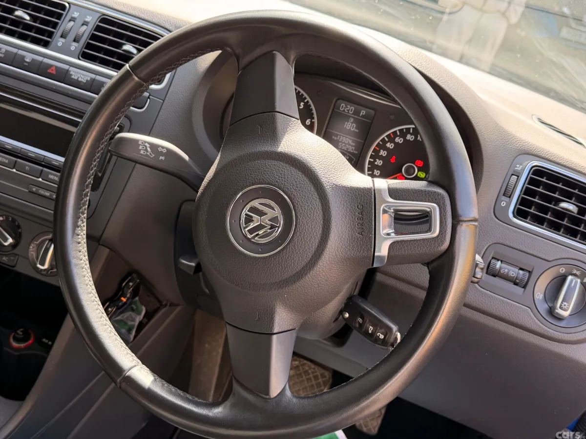 Volkswagen Polo Hatchback, Petrol, 2013, Blue