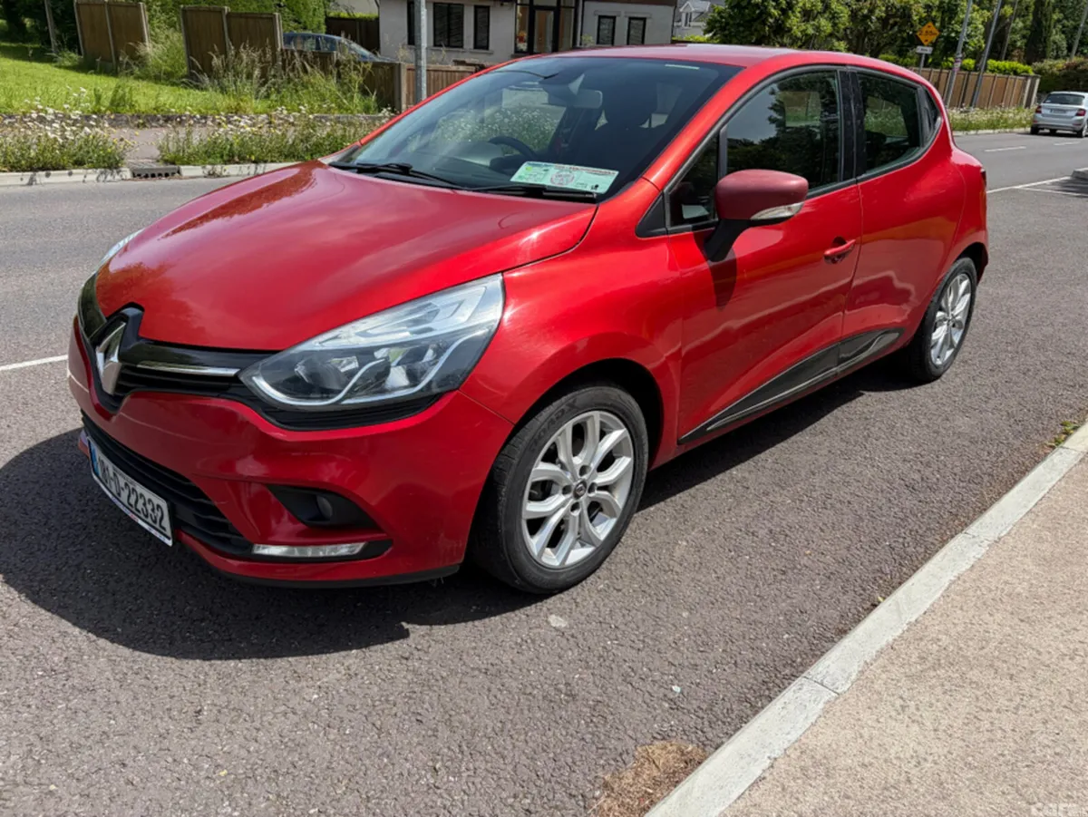 Renault Clio Hatchback, Petrol, 2018, Red