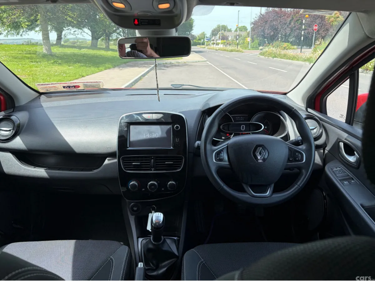 Renault Clio Hatchback, Petrol, 2018, Red