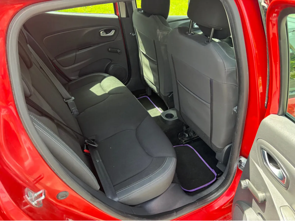 Renault Clio Hatchback, Petrol, 2018, Red